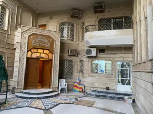 بيت طابقين