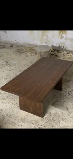 طاولة قهوة وسط