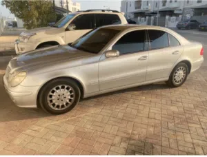 للبيع مورسيدس نظيف جدا جدا ممشى بسيط