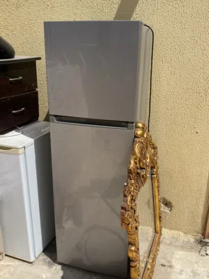 يوجد لدي ثلاجه اثنين للبيع