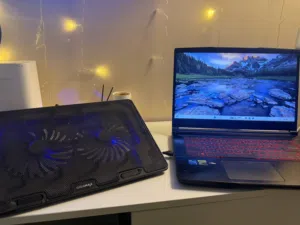 لابتوب ألعاب MSI مع كيبورد وماوس وقاعدة تبريد