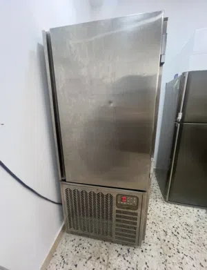 فريز صدمة طلياني شبه جديد يجمد درجة -40