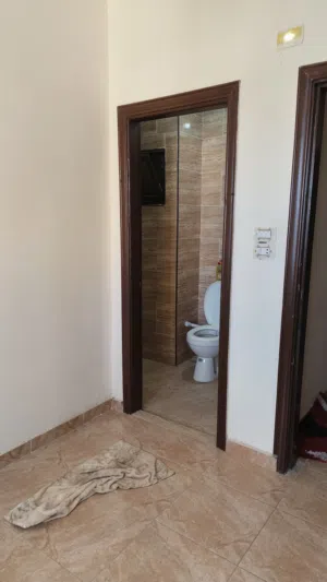 Unfurnished Monthly in Amman University Street
