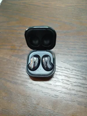 سماعة Galaxy Buds Live
