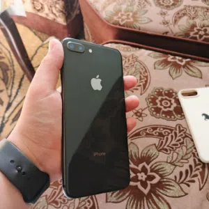 ايفون 8 بلس
