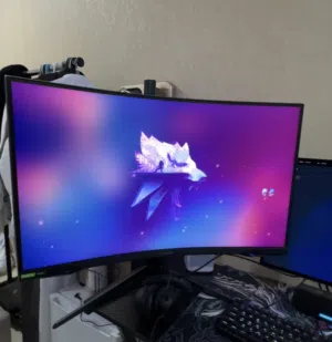 شاشة سامسونق G7 32 كيرڤ
