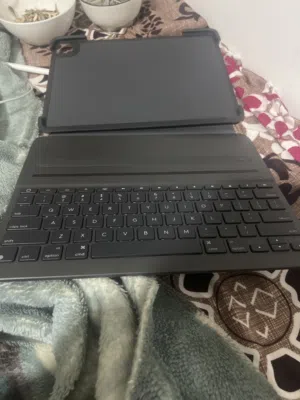 iPad Pro(129)بوصة الجيل الخامس وسعة جهاز 128جيجا بايت