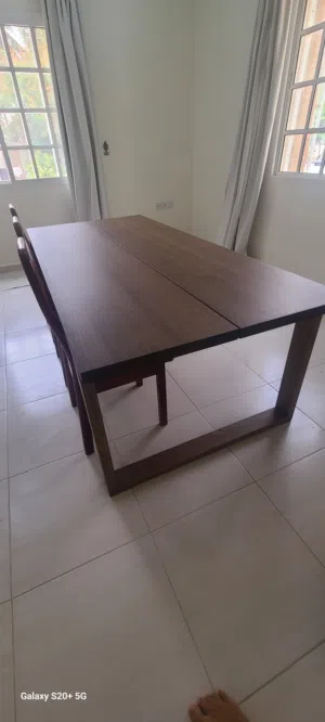 dinning table up to 10 seats