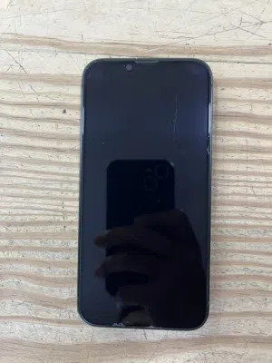 iPhone 13.