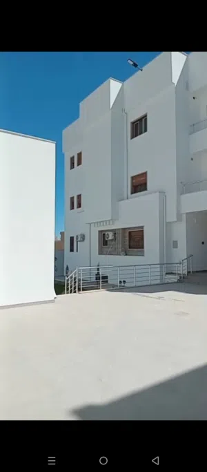 منزل حديث 3 طوابق + طابق أرضي للبيع في شارع مصنع النجمة  .