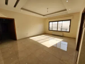 350 m2 More than 6 bedrooms Apartments for Sale in Amman Deir Ghbar