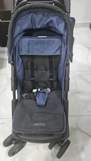 عربة اطفال ماركة جونيرز