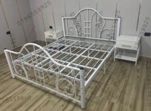 تخت حديد مجوز عالي الجوده 4 أرجل متوسط التخت و6 أرجل على الجنب بأفضل الأسعار بالمملكه تخت مجوز