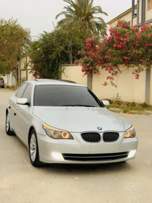 بي ام دبليو 528 2009حاجب