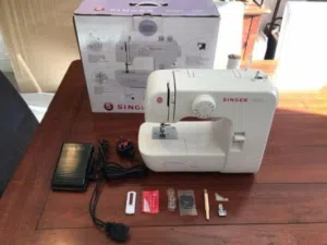 لبيع جميع انواع ماكينات خياطة(صناعي /منزلي) لبيع جميع انواع قطع غيار ماكينات والزيوت  والمقصات