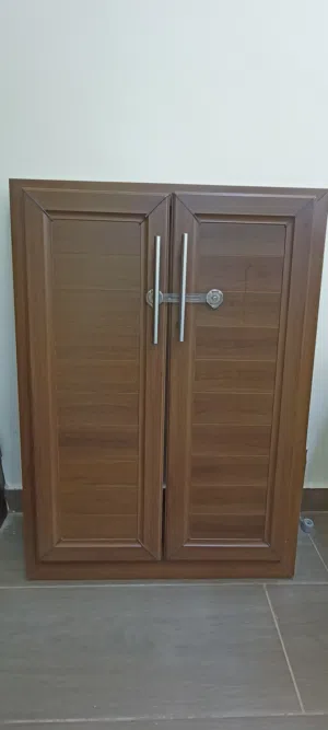 باب ألمنيوم سوليد 63×87 سم – بحالة ممتازة