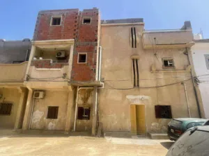 منزل في غوط شعال بجانب جزيرة قرية البوعيشي عالي طريق ساريع