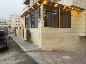 متخصصون في جميع أعمال السيكوريت  والزجاج والمرايا