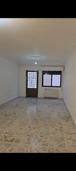 135 m2 3 Bedrooms Apartments for Sale in Amman Dahiet Al Ameer Rashed
