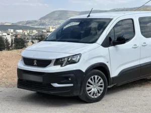 Used Peugeot Rifter in Nablus