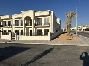 4 Bedrooms . 4 Bathrooms . 200 m20