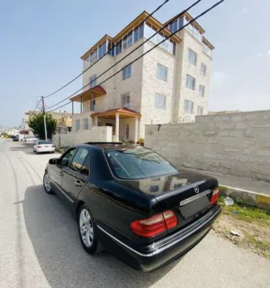 Mercedes Benz . E-Class . 2000 . Used1