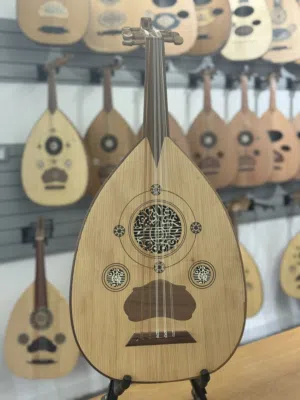 عود خليفة دمشقي مع شنطة وريشة