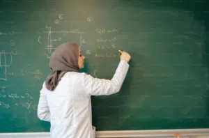 مدرسه خصوصيه للمرحله الابتدائيه - دبي