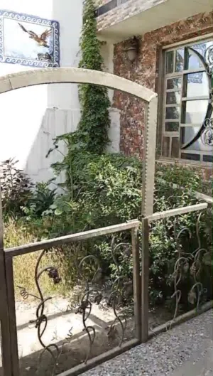 بيت للبيع طابقين مساحه 200م