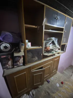 معرض خشبي مستعمل للبيع