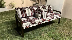 كراسي خارجيه فخمه ومريحه ثلاثه كراسي مترين مع طاوله رخام