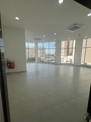 محل جديد جاهز للايجار في بوشر قرب لافينيوز Shop for rent -near panorama Mall