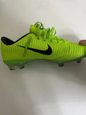 جزمه كره قدم