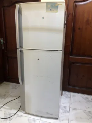 ثلاجة SHARP
