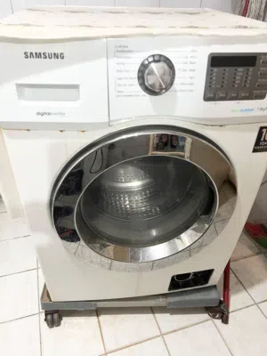 بيعه سريعه الي يبيهم سعر خاص