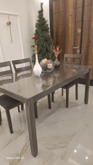 طاولة سفة من آشلي لون سكني جديدة