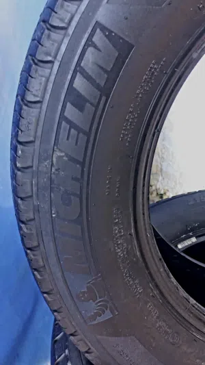 عجلات سيارة جيدة تركب على سيارة Rifter