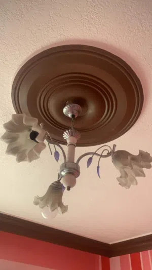 ثريات للبيع