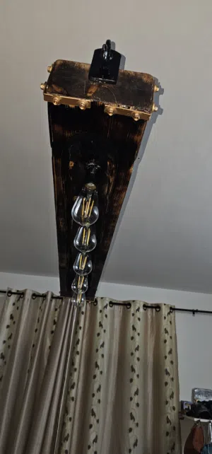 اضائة خشب طبيعي