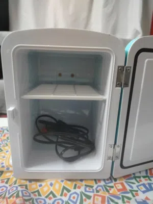 ثلاجه للسيارات او للبيت متنقله بشكل عام من براند الامريكي Frigidaire