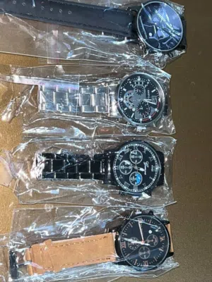 مجموعة من 4 ساعات رجالية أنيقة،