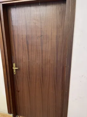 ابواب خشبية داخلية بحالة جيده جدا