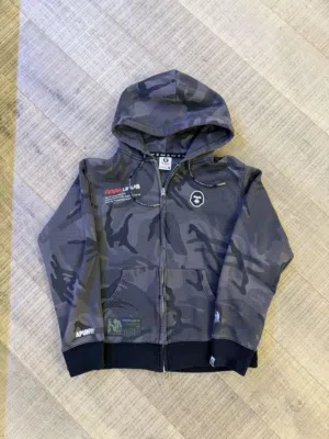 جاكيت Master copy ) Aape ) بسعر مناسب ومقاس M الجاكيت نظيف وجديد