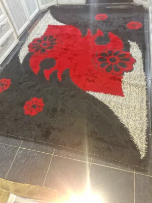 سجادة من النوع الثقيل شاقي اعلى صنف وبر خيط مجدول..ثقيلة كثيير تبارك الله بحالة الوكالة استخدام بسيط