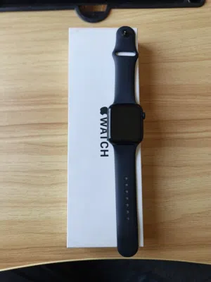 Apple Watch SE (2nd Generation, 2024) – Excellent Condition