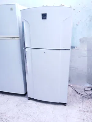مستعمل بحاله ممتازه نبيع ثلاجه توشيبا 18 قدم بحاله ممتازه حجم متوسط تبريد وتجميد قوي معا التوصيل وال