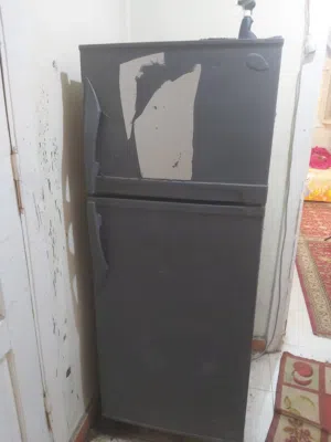 ثلاجه 14 قدم ايديال بحاله جيده لا تحتاج لاي صيانه