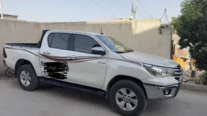 تويوتا هايلوكس اوتوماتيك (كاز) موديل 2019 جاهزة بالكامل بيها فقط كسر بالكزوز اما باقي الاشياء كاملة