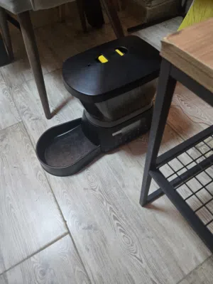 جهاز اطعام الكلاب او القطط بلوقت