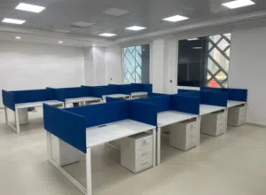 مكتب وطاولة اجتماع للبيع بجودة عالية وسعر مميز